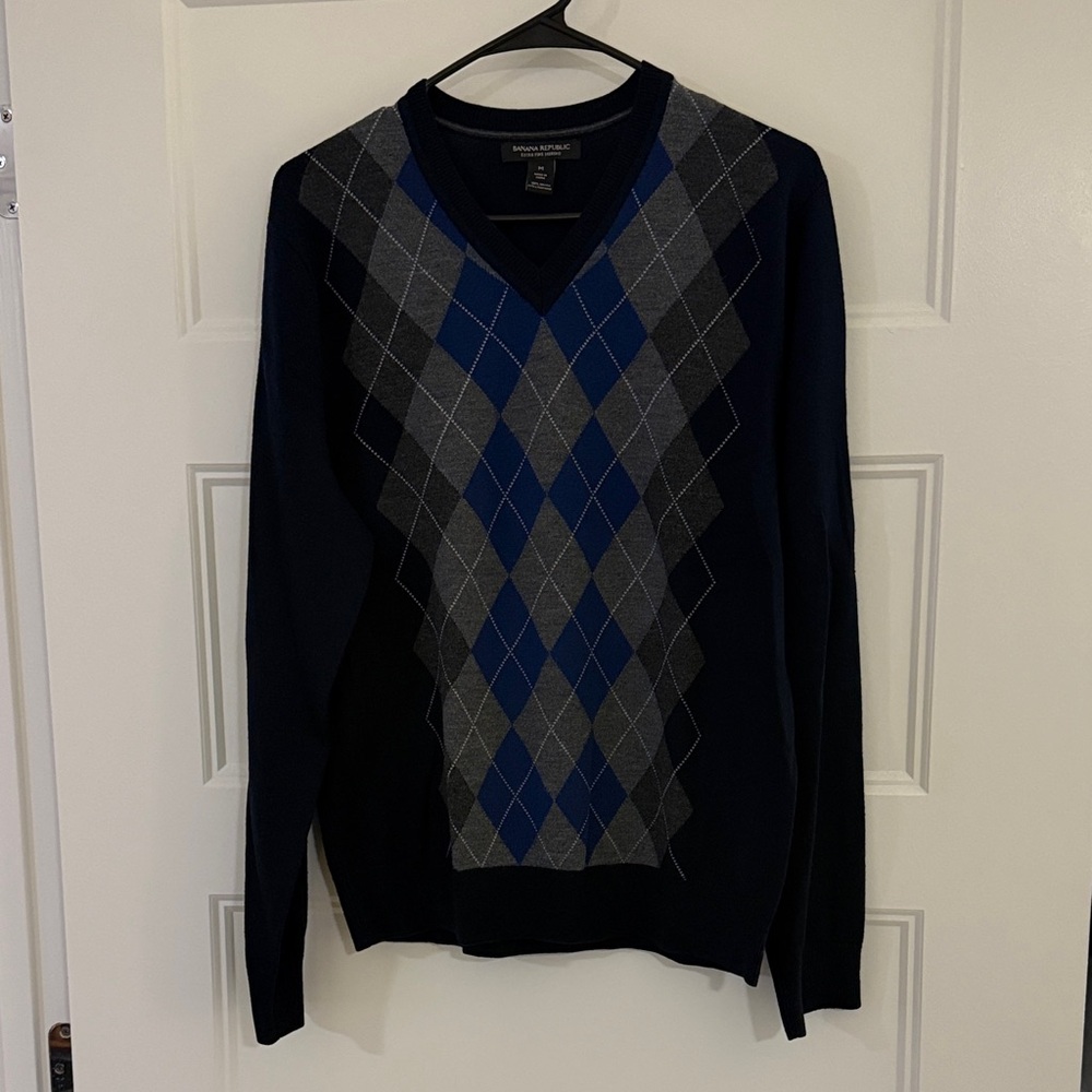Banana Republic V-Neck Sweater - Navy and Gray Argyle